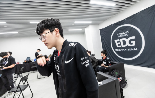 的比赛进一 的比赛进一