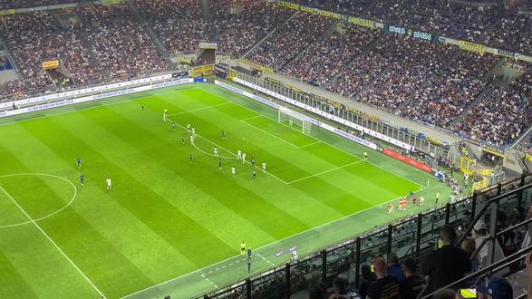 年轻内线的 年轻内线的